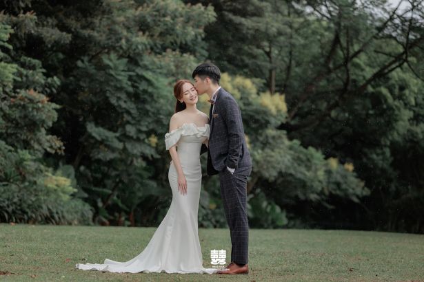 輕婚紗情侶寫真｜自然清新風格