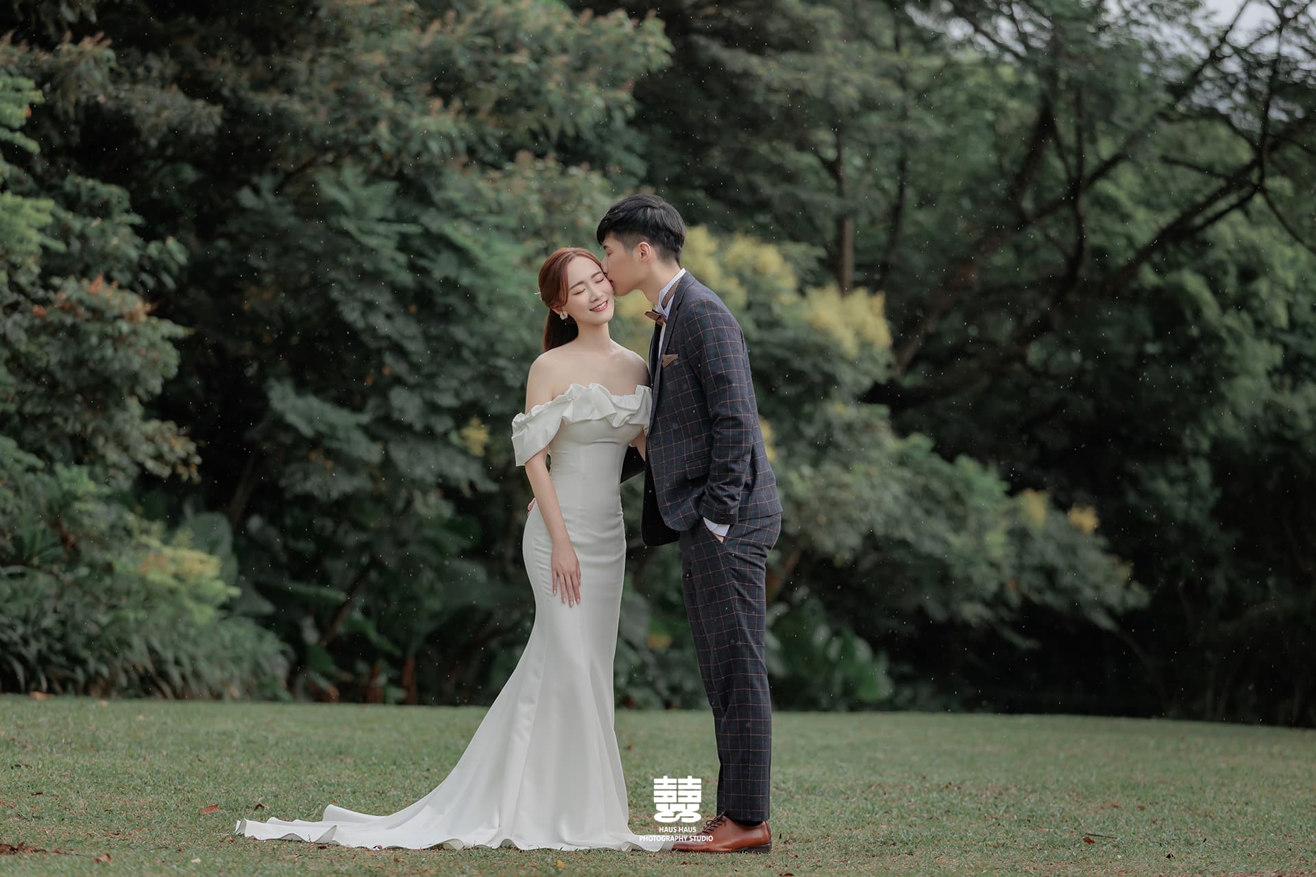 輕婚紗情侶寫真｜自然清新風格